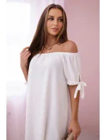 Šaty vázané na rukávech bílé