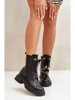 Eko Kožené Kotníkové Boty Workery Dámské S Přívěsky Černé Rianael Eko Kožené Kotníkové Boty Workery Dámské S Přívěsky Černé Rianael