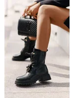 Eko Kožené Kotníkové Boty Workery Dámské S Přívěsky Černé Rianael Eko Kožené Kotníkové Boty Workery Dámské S Přívěsky Černé Rianael