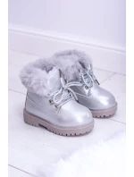 Stříbrné izolované dětské boty Trapery Fobos
