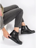 Komfortní černé kotníčkové boty dámské na plochém podpatku Komfortní černé kotníčkové boty dámské na plochém podpatku