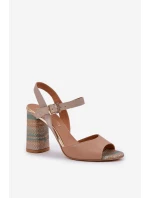 Kožené elegantní sandály na podpatku tmavě béžové Laura Messi 2136