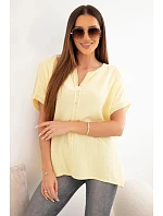 Dámská bavlněná mušelínová oversize halenka s výstřihem do V a krajkou žlutá
