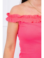 Šaty na ramena s volánky v růžové neonové barvě