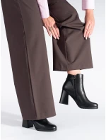 Originální černé kotníčkové boty dámské na širokém podpatku Originální černé kotníčkové boty dámské na širokém podpatku