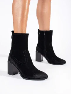 Stylové kotníčkové boty černé dámské na širokém podpatku