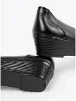 Výborné černé dámské polobotky na klínku Výborné černé dámské polobotky na klínku