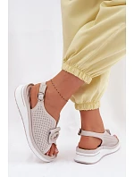 Kožené dámské sandály s ozdobným detailem šedé Deliva