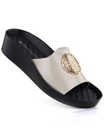 Dámské žabky na zlaté platformě Potocki 43326