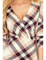 Béžovo-černé kárované vypasované dámské šaty s přeloženým obálkovým výstřihem a dlouhými rukávy 387-2 Béžovo-černé kárované vypasované dámské šaty s přeloženým obálkovým výstřihem a dlouhými rukávy 387-2