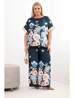 Dámský komplet Plus Size s halenkou a kalhotami s květinovým vzorem a širokými nohavicemi granátový