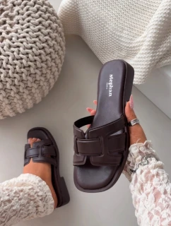 Dámské pantofle na ploché podrážce čokoládové Lorania