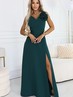 669-1 Romantické maxi šaty s květinou na rameni a rozparkem - lahvově zelené