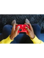 Ovladač Microsoft Xbox Series - pulzující červená barva