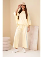 Dámský komplet viskózový máslový se širokými nohavicemi a volnou blůzou žlutý