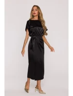 M887 Saténové šaty v zavinovacím stylu - černé