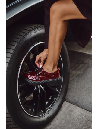 Lakované kožené dámské polobotky s přezkami Artiker 57C0336 bordó