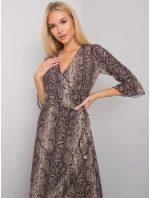 Šaty TW SK BI 24502 1.64P černá a béžová Šaty TW SK BI 24502 1.64P černá a béžová