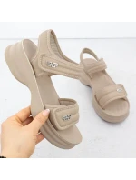 Dámské sandály na silné podrážce s pásky na suchý zip béžové Potocki 105300