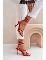 Stylové Sandály Na Podpatku S Pásky Červené Saredi