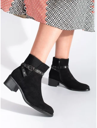Exkluzívní černé dámské kotníčkové boty na plochém podpatku Exkluzívní černé dámské kotníčkové boty na plochém podpatku