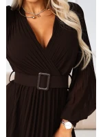 414-11 KLARA plisované elegantní midi šaty s páskem a výstřihem - čokoládové