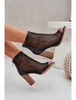 Sandály Na Podpatku S Holení Černé Taniffia