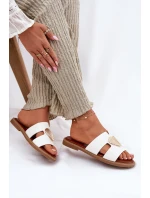 Dámské sandály na plochém podpatku se zlatou ozdobou bílé Karinma