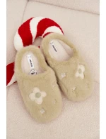 Futrzané papuče s květinami pistáciové Selinne