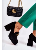 Semišové lodičky s ozdobným řetízkem Laura Messi 2444 černá