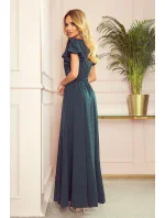 LIDIA - Dlouhé dámské šaty v lahvově zelené barvě s výstřihem a volánky 310-1