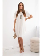 Šaty s kapsami a přívěskem světle béžová