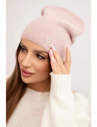Dámská klasická čepice z alpaky s dekorativní destičkou pudrově růžová