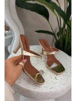 Dámské lodičky na podpatku s ozdobným detailem Zlaté Lorissa