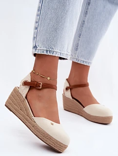 Bota na klínech model 229272 Step in style