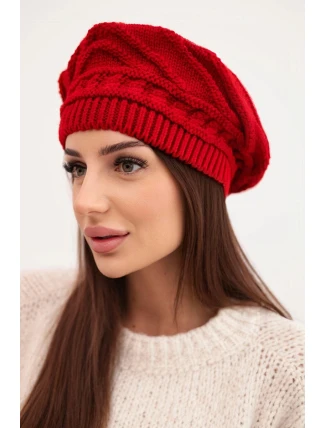 Dámská zimní čepice z vlny volného střihu s ozdobným pletením K378 červená