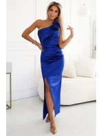 580-3 AURORA dlouhé saténové šaty na jedno rameno s růžemi - CHABROW