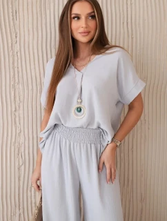 Komplet s náhrdelníkem halenka + kalhoty šedý