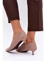 Kožené lodičky s kitten heel béžové Nuretta Kožené lodičky s kitten heel béžové Nuretta