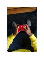 Ovladač Microsoft Xbox Series - pulzující červená barva
