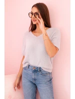 Dámský svetr z měkkého chlupu s výstřihem do V krátkým rukávem šedý