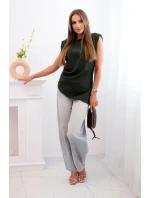 Elegantní dámská halenka s volánky a asymetrickým střihem khaki