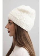 Dámská zimní čepice s vlnou a ozdobným pletením s perličkami K470 ecru