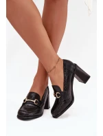 Dámské polobotky na podpatku s reliéfem a zlatým detailem Černé Novella