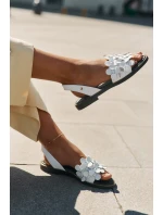 Kožené sandály na plochém podpatku bílé Zazoo 40425