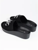 Moderní  nazouváky černé dámské na klínku