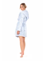 Dámský župan Flora s kapucí krátký 4856 vzorovaný ledově modrá - Vestis Dámský župan Flora s kapucí krátký 4856 vzorovaný ledově modrá - Vestis