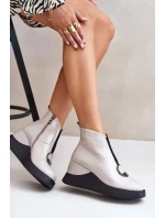 Lakované Kotníkové Boty Na Klínku Zateplené D&A Světle šedé