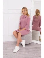 Šaty s kapucí a kapsami tmavě růžové