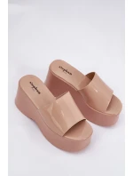 Laky Dámské Pantofle Na Platformě A Klínu Béžové Nellevia